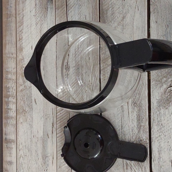 CUISINART 12 Cup Coffee Pot - Picture 2 of 7